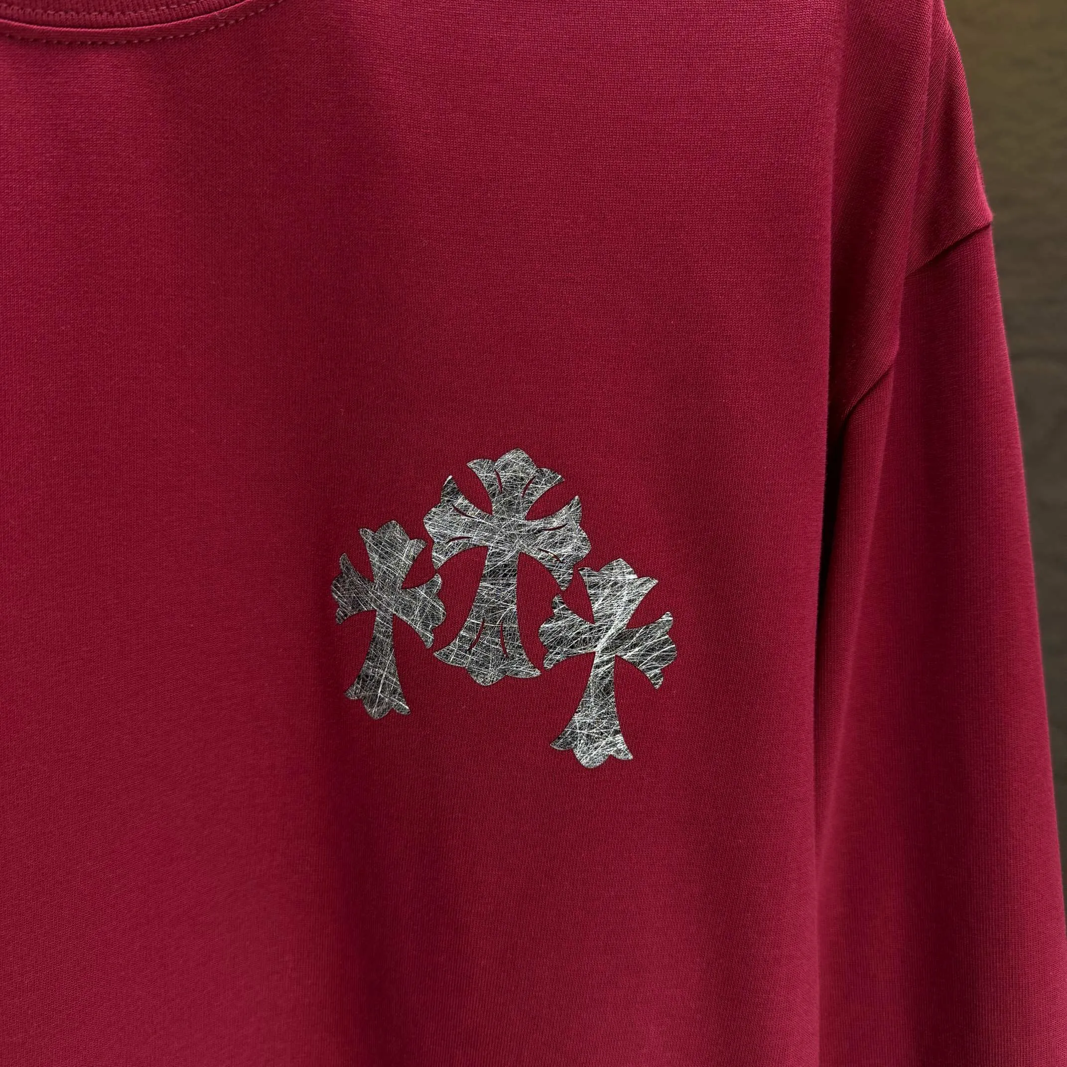 🅿️230 CH* Crow Heart* 2025 autumn and winter new thick long-sleeved T-shirt 320g pure cotton Sanskrit cross logo silver thread Color: Black White Angora Red Size: S M L XL